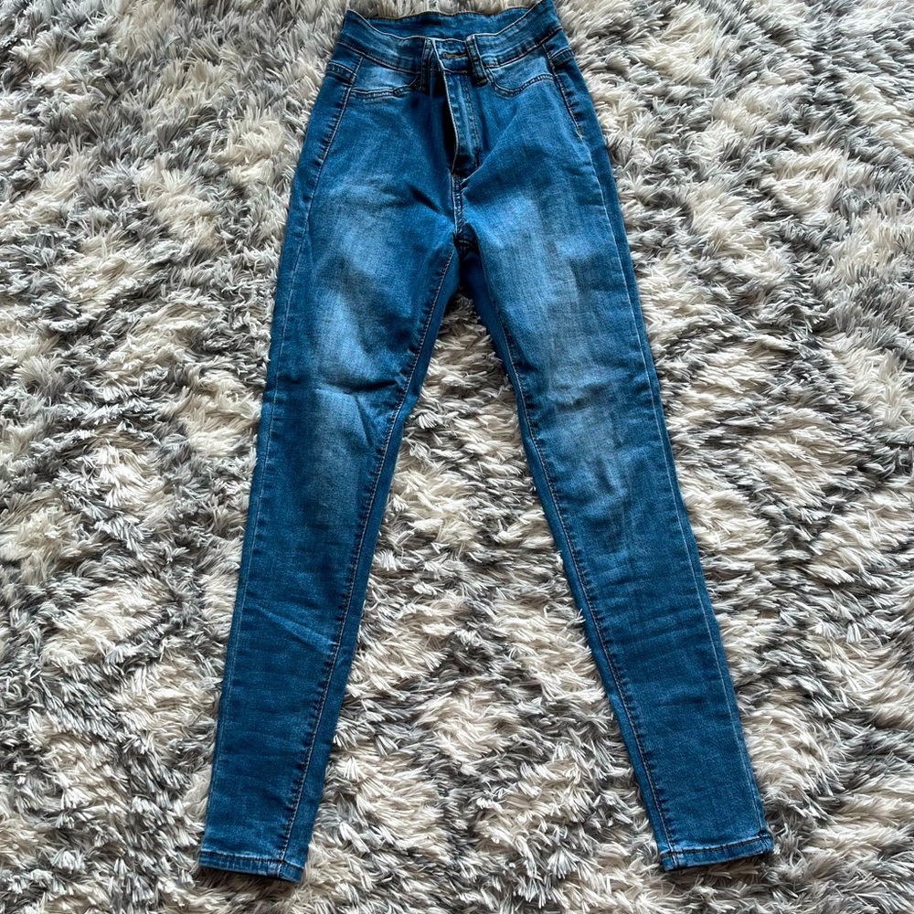 Women’s high waisted skinny jeans, size 4